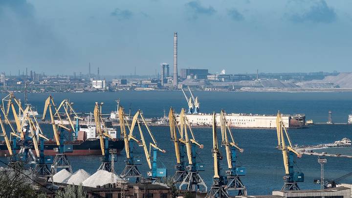 Порт в Мариуполе начали приводить в порядок