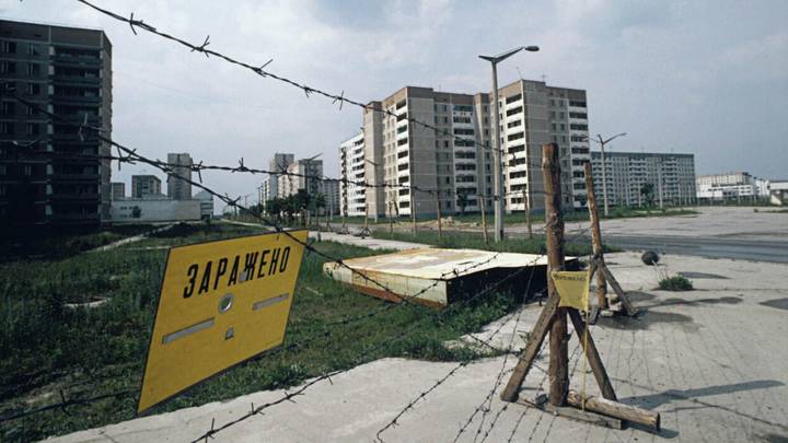Ограждения на улицах города Припяти после аварии, 1986 год / Фото: РИА Новости