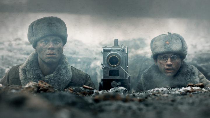 «Оборону Москвы увидел весь мир»: актер Тихон Жизневский — о прошлых поколениях, саморазвитии и деньгах