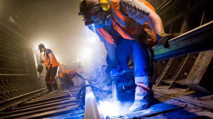 Дептранс Москвы объяснил, что происходит в метро ночью