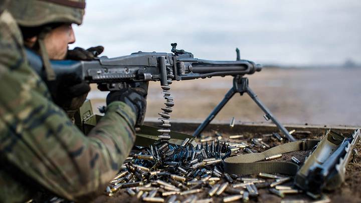 Режим военной экономики, отказ от доллара и мяса: что предсказали аналитики на 2023 год