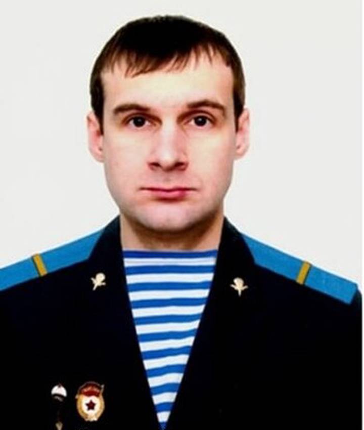 Российские военные бьют коварного врага его же оружием