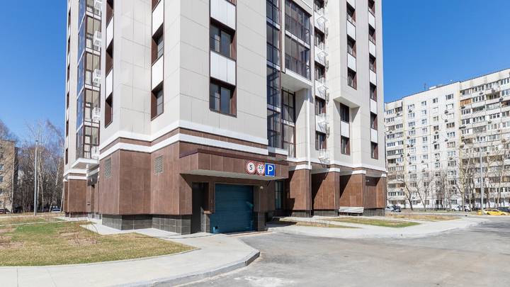 Лоджии в реновационной новостройке на Илимской улице, 7, полностью остеклены