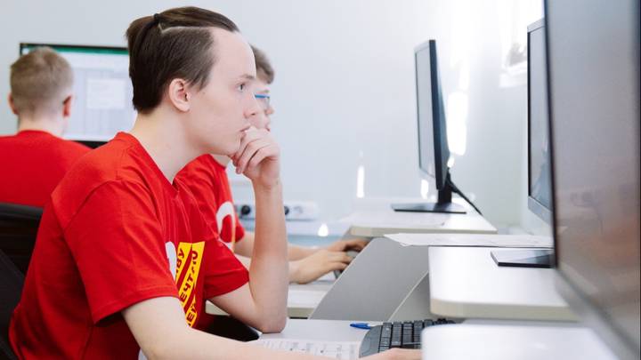 «Абилимпикс — 2022»: молодые программисты и ИТ-специалисты участвуют в московском чемпионате