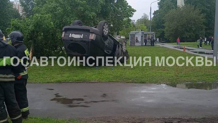 В сша водитель внедорожника совершил наезд на участников рождественского парада В сша водитель внедорожника совершил наезд на участников рождественского парада