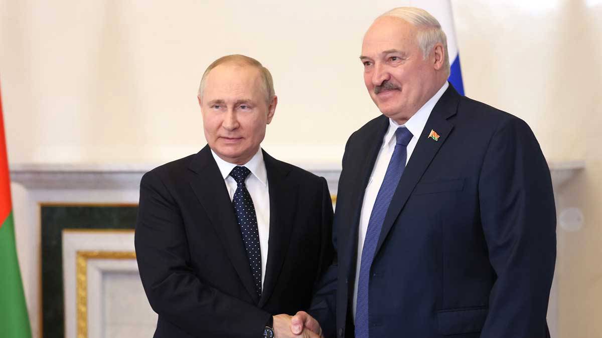 «Не жадничайте»: Путин в шутку попросил Лукашенко поставить в РФ куриные яйца