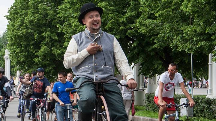 Властелин колес: как живет москвич, у которого тысяча велосипедов
