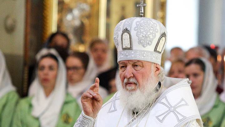 Патриарх Кирилл объяснил свое падение во время богослужения в Новороссийске