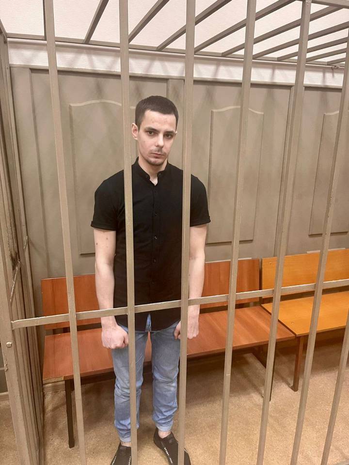 Прокуратура просит назначить 14 лет колонии мужчине, выбросившему сына из окна