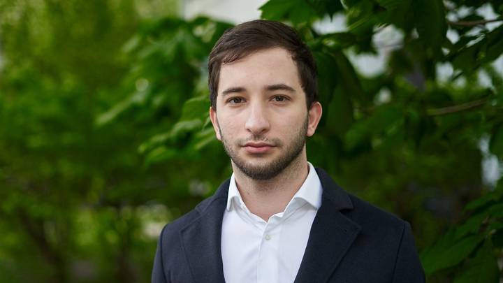 Центр занятости помог выпускнику начать карьеру