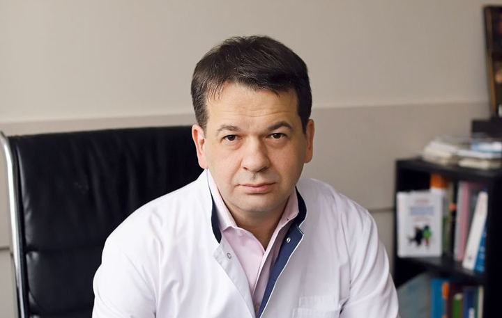 Валентин Фадеев, врач-эндокринолог, профессор, доктор медицинских наук, заведующий кафедрой и директор клиники эндокринологии Первого МГМУ имени И. М. Сеченова, член-корреспондент Российской академии наук.