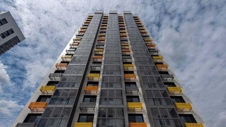 Более 15 домов расселили по программе реновации на западе Москвы с начала года