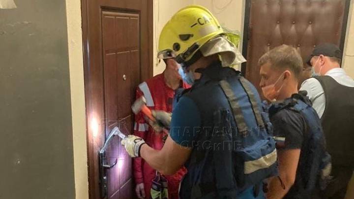 «Начала кричать»: спасатели помогли пенсионерке в Москве