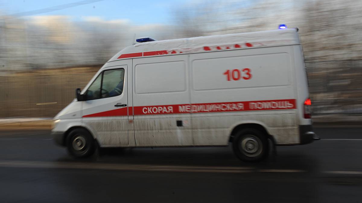 Водитель «Гелендвагена» сбил девушку на самокате в центре Москвы