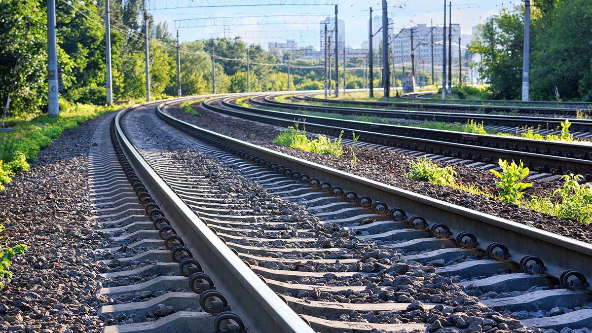 Движение после инцидента на железнодорожном участке в Крыму восстановлено