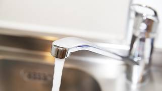 «Полгода правит зима»: зачем в России летом отключают горячую воду «Полгода правит зима»: зачем в России летом отключают горячую воду