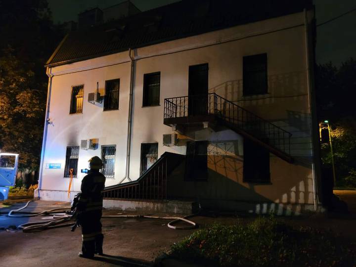 Прокуратура начала проверку после пожара в частной наркоклинике в Москве