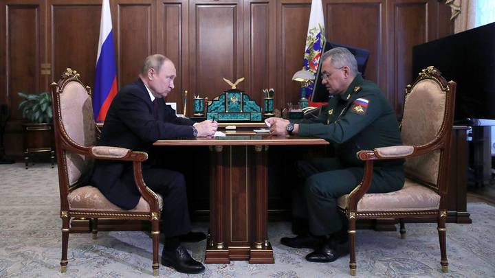 Шойгу лично доложил Путину о полном освобождении ЛНР