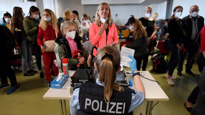 Бешенцы: бесчинства беглецов с «незалежной» вызывают шок у граждан западных стран