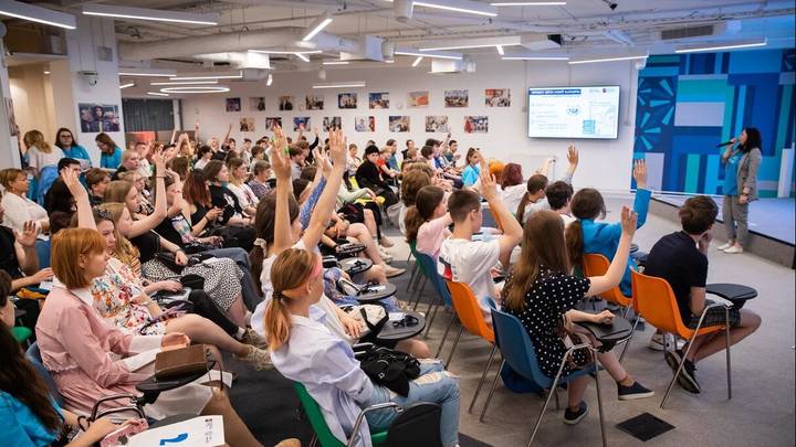 Профориентационный проект для подростков «Лето моей карьеры» стартовал в Москве