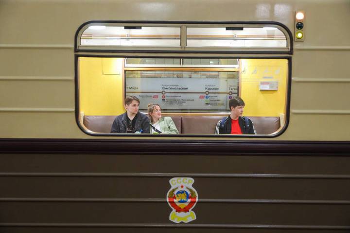 Парад поездов стартовал в столичном метро в честь Дня транспорта