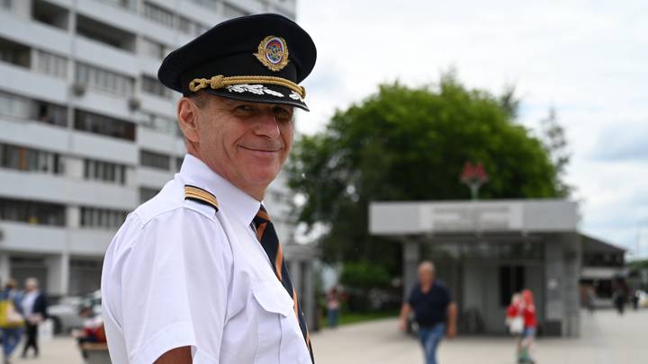 «Ничего страшного»: пилот Денис Уколов — о птицах, молниях и отказах двигателя