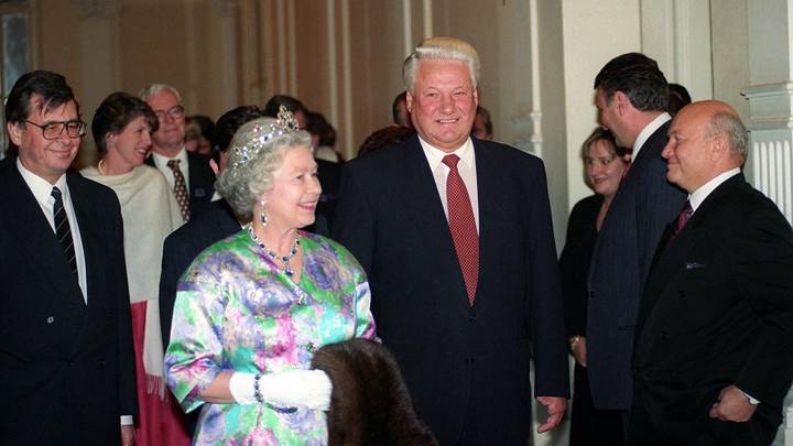 Елизавета II и Президент РФ Борис Ельцин, 1994 год / Фото: Александр Сенцов /ИТАР-ТАСС Елизавета II и Президент РФ Борис Ельцин, 1994 год / Фото: Александр Сенцов /ИТАР-ТАСС