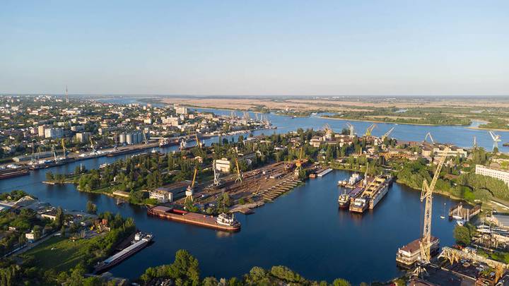 Украинские СМИ сообщили о взрывах в Одессе и Херсоне