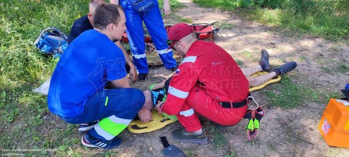Московские спасатели помогли велосипедисту в Битцевском парке