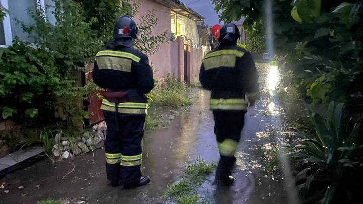 Власти Сочи объявили режим ЧС после сильных ливней