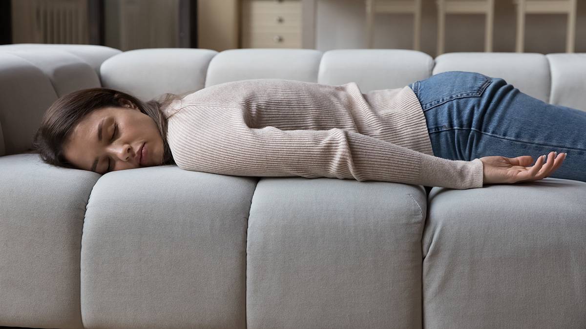 Неврологи назвали возможную причину появления синдрома хронической усталости