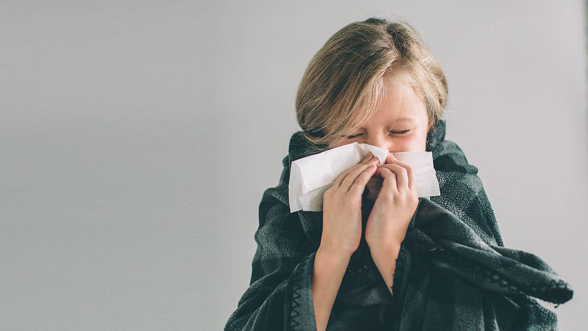 Иммунолог Крючков объяснил, почему участились вспышки заражения детей гриппом в поездах