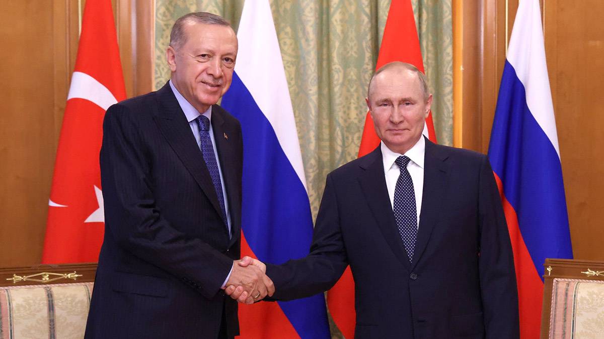 Bloomberg: Путин спас Эрдогана перед выборами в Турции