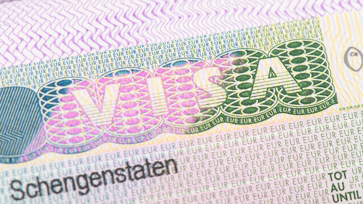 Стоимость визы в Швейцарию для граждан РФ выросла до 80 евро