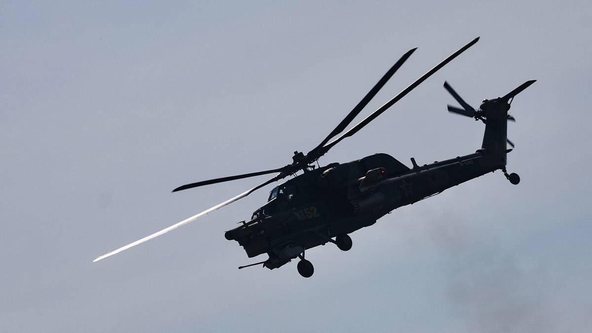 Вертолет совершил жесткую посадку Свердловской области