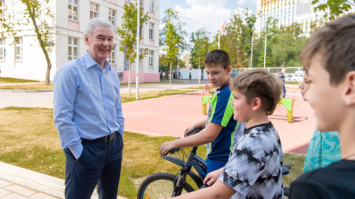 Собянин осмотрел новое здание филиала детской поликлиники № 130 в Кунцеве