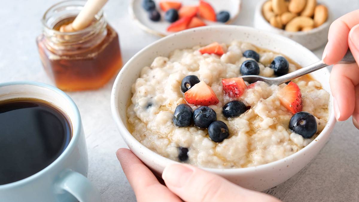 Диетологи назвали два легких завтрака для здорового пищеварения