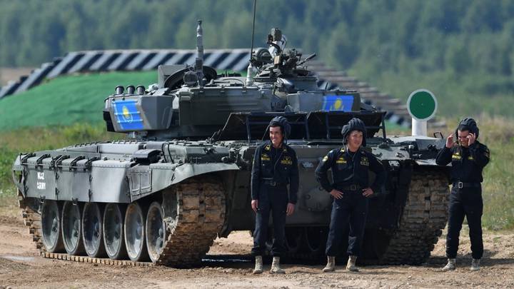 Строевой смотр «железной гвардии» России и мирные игры военных профессионалов порадуют зрителей непревзойденным уровнем