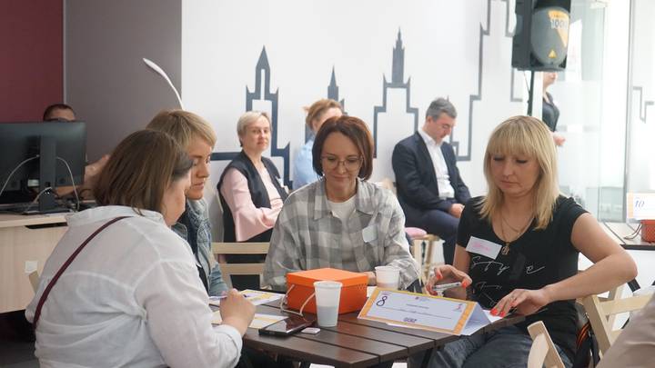 Участницы женского клуба делятся секретами своего хобби