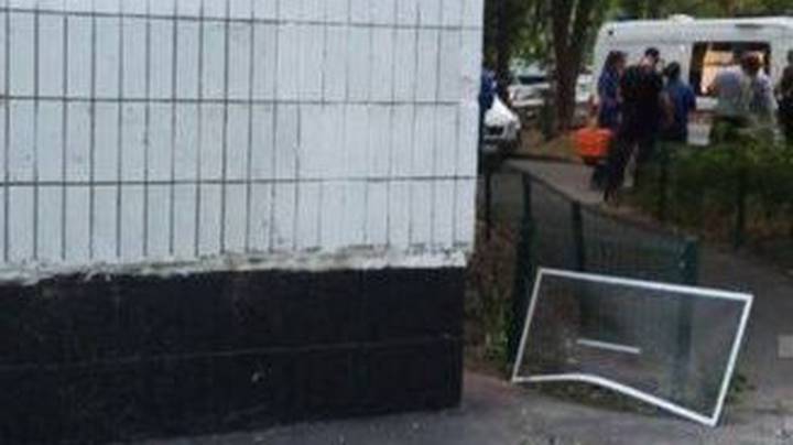 Двухлетняя девочка выпала из окна 15-го этажа на севере столицы