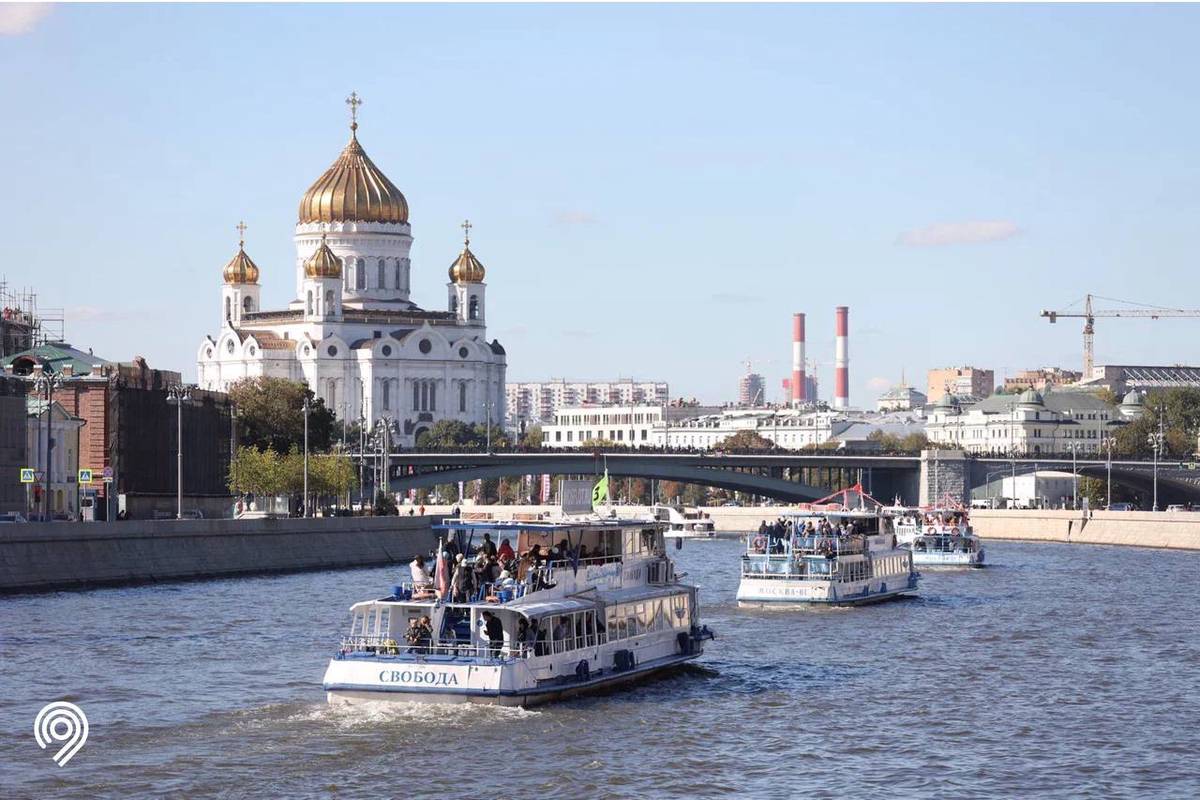 Около двух тысяч человек перевезли теплоходы в рамках парада судов на Москве-реке