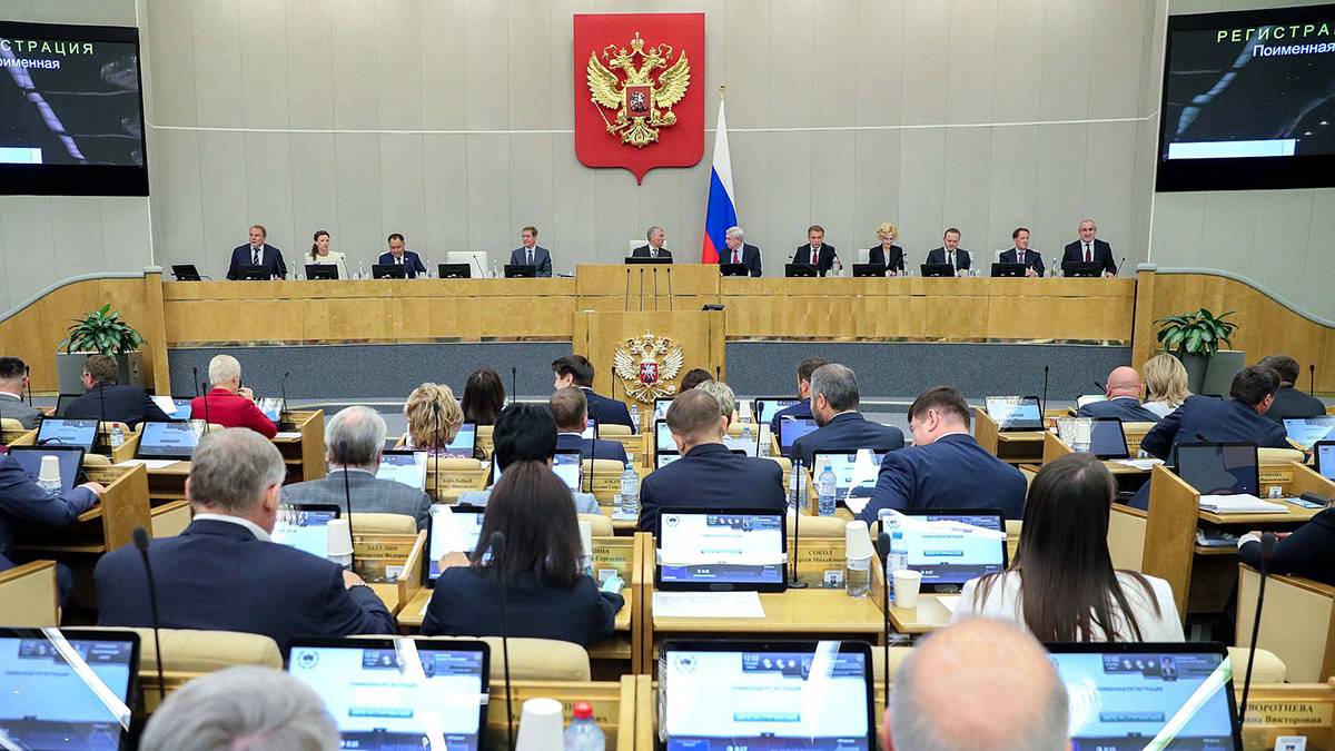 Комитет Госдумы по обороне рассказал про списки выезжающих россиян