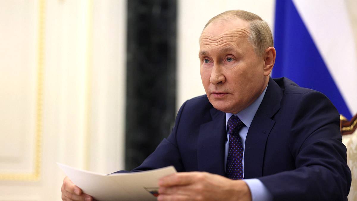 Путин продлил заморозку накопительной части пенсий до 2025 года