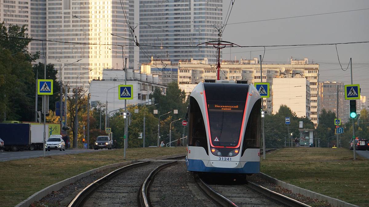 Москвичам рассказали, для чего нужно обособление трамвайных путей от автодорог