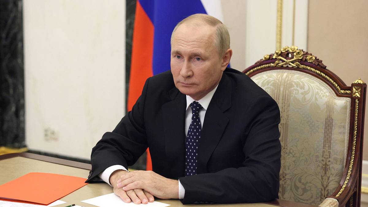 Путин потребовал увеличить количество производимой в России военной техники