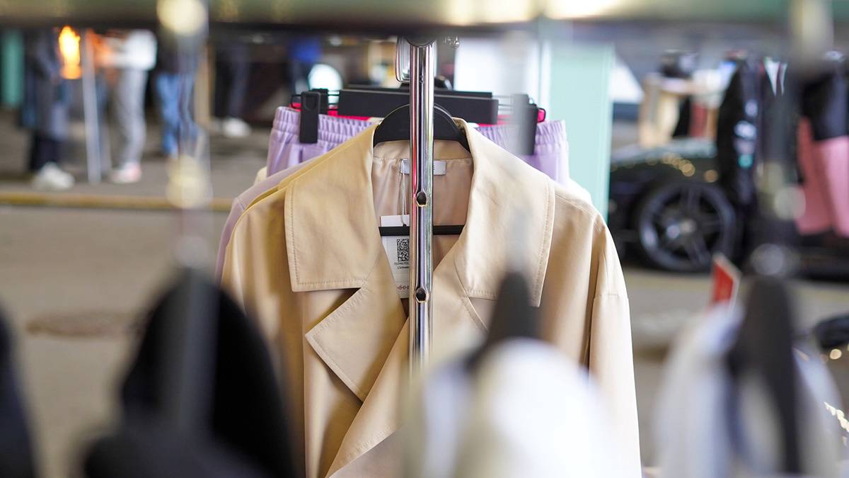 Экономист объяснил, почему в России подешевела одежда, ввезенная по параллельному импорту
