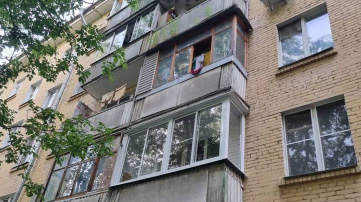 Юрист предупредил о штрафах за неправильное размещение цветов на балконе