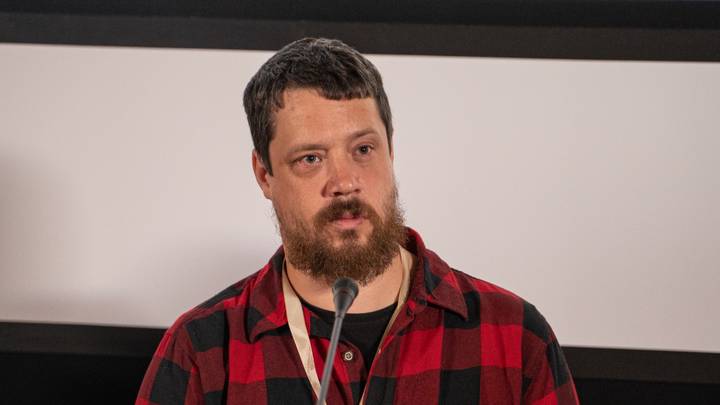 «Встретил жену в Сибири»: фермер Джастас Уолкер — о русском менталитете, личной жизни и культуре