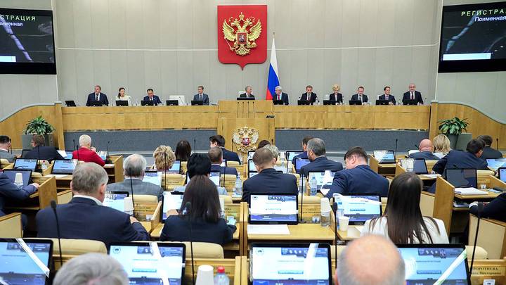 Профильный комитет Госдумы одобрил проекты о запрете ЛГБТ-пропаганды