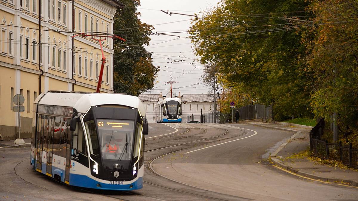 Трамваи пяти маршрутов задерживались на востоке Москвы